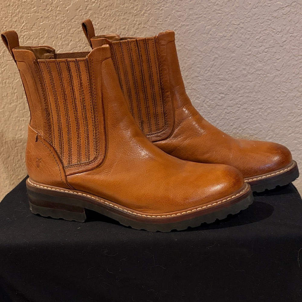 Frye Ella Moto Tan Leather Boots Size 9 Great Condition